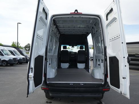 New 2025 Mercedes-Benz Sprinter 2500 image 7