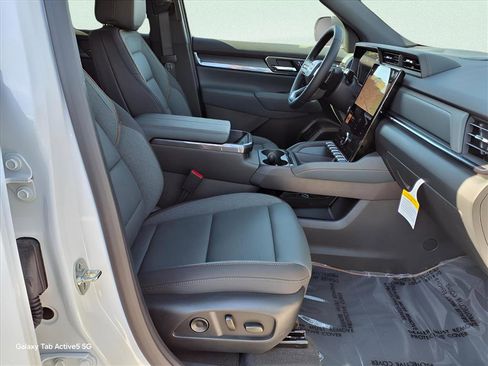 New 2026 GMC Terrain AT4 w/ Convenience Package III AWD/4WD image 9