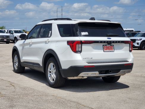 New 2026 Ford Explorer Active w/ Active Comfort Package RWD image 5