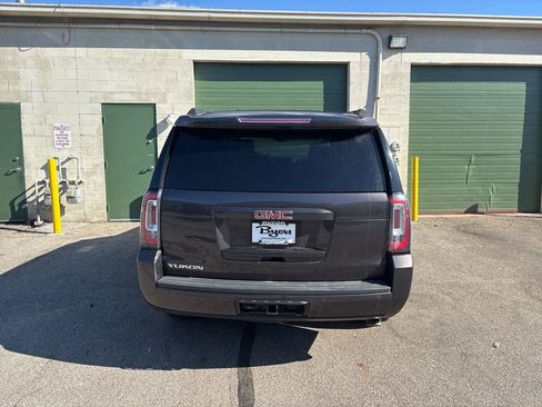 Used 2018 GMC Yukon SLT w/ Premium Edition image 4