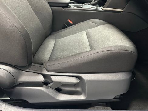 Used 2025 Toyota Camry LE image 59