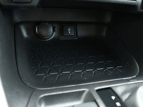Used 2022 Toyota RAV4 XLE AWD/4WD image 38