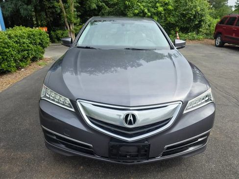 Used 2017 Acura TLX V6 FWD image 2