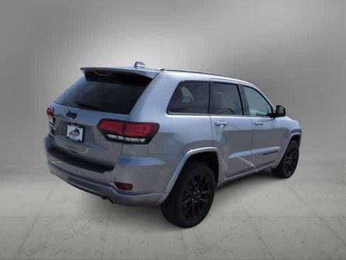 Used 2021 Jeep Grand Cherokee Laredo X AWD/4WD image 8