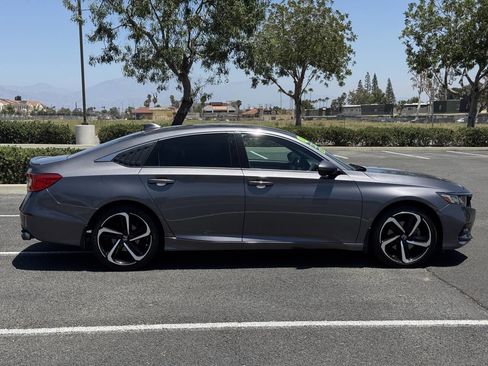Used 2018 Honda Accord Sport image 7