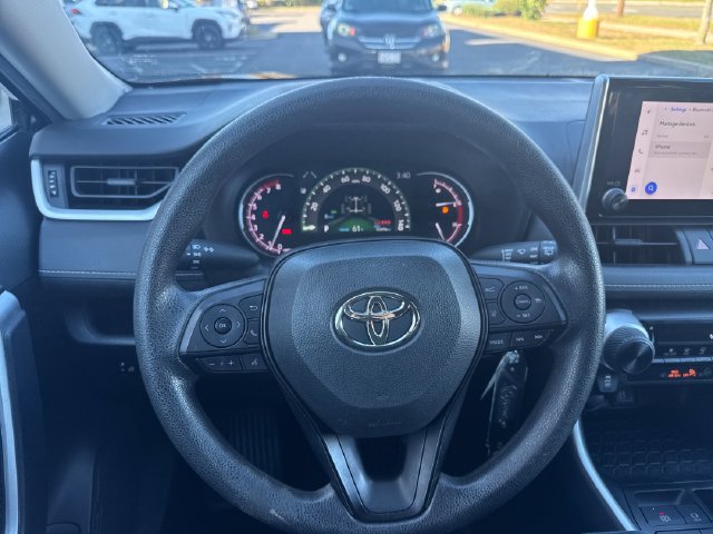 Used 2023 Toyota RAV4 LE AWD/4WD image 17