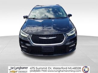 Used 2022 Chrysler Pacifica Touring-L FWD video 3