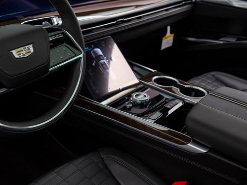 New 2026 Cadillac Escalade Platinum Sport w/ LPO, ONYX Package image 12