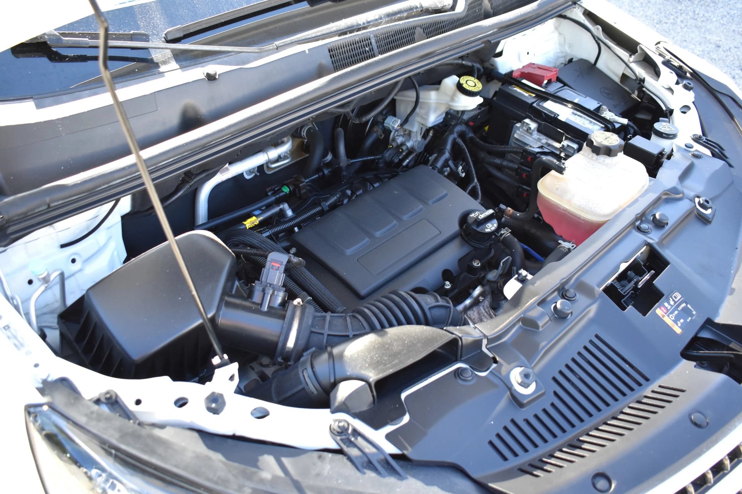Used 2020 Buick Encore Essence FWD image 37