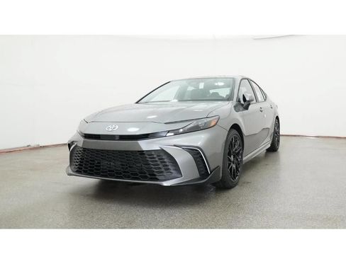 New 2026 Toyota Camry SE w/ Multimedia Upgrade Package FWD image 32