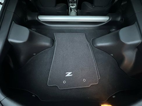 Used 2015 Nissan 370Z Coupe image 38