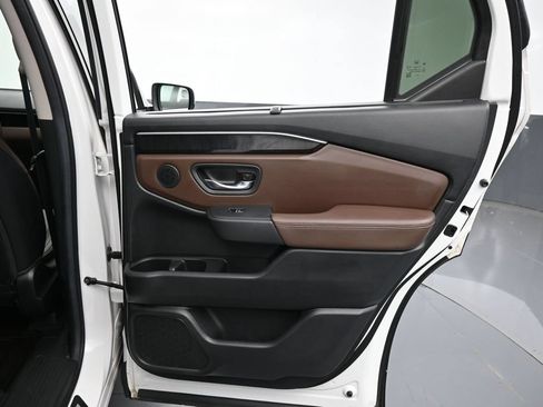 Used 2025 Honda Pilot Elite image 37