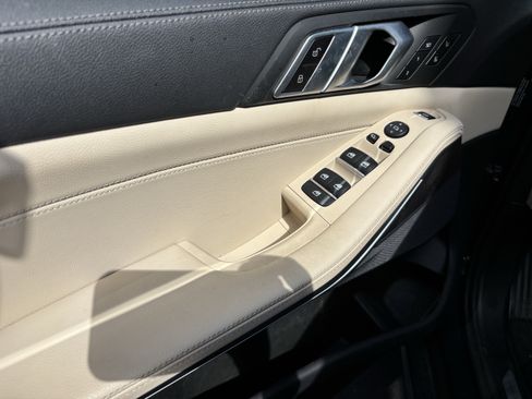 Used 2022 BMW X5 sDrive40i w/ Luxury Seating Package RWD image 14