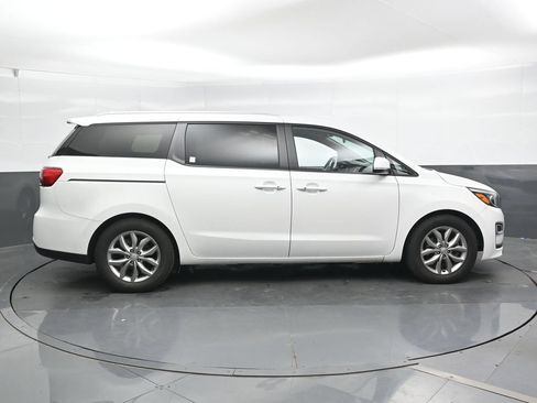 Used 2020 Kia Sedona EX FWD image 4