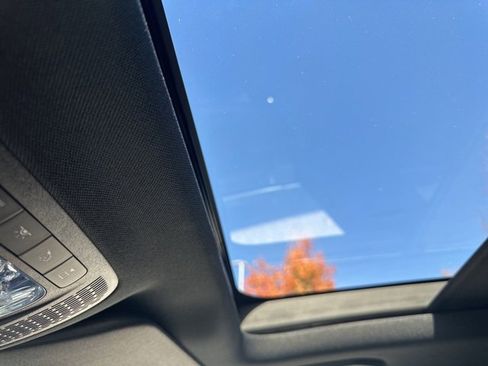 Used 2025 Mercedes-Benz GLE 450 4MATIC image 23