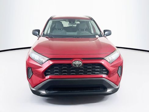 Used 2020 Toyota RAV4 LE FWD image 2