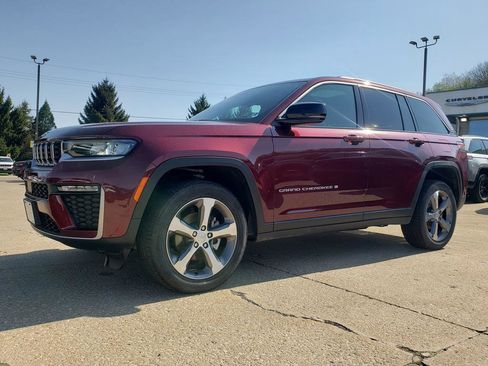 New 2026 Jeep Grand Cherokee Limited AWD/4WD image 8