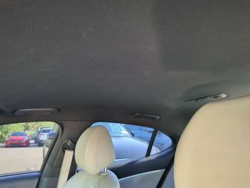 Used 2023 Genesis G70 2.0T RWD image 8