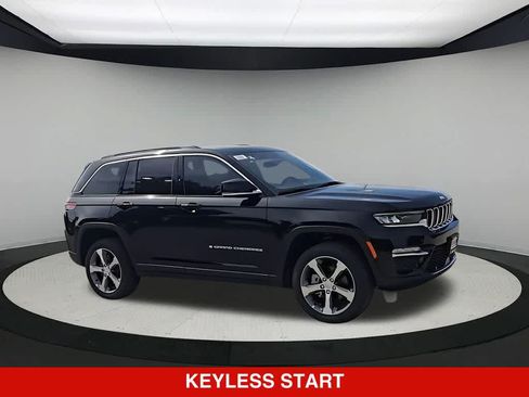 New 2025 Jeep Grand Cherokee Limited w/ Luxury Tech Group II AWD/4WD image 9