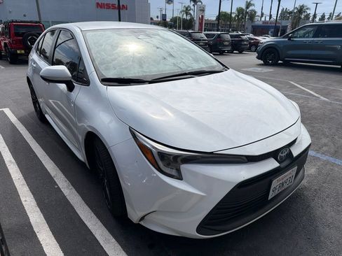 Used 2023 Toyota Corolla LE w/ Carpet Mat Package (TMS) FWD image 2