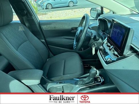 Used 2024 Toyota Corolla LE FWD image 19
