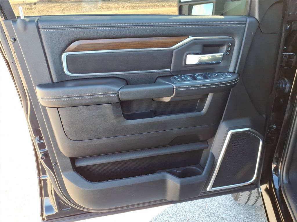 Used 2024 RAM 2500 Laramie w/ Safety Group AWD/4WD image 19