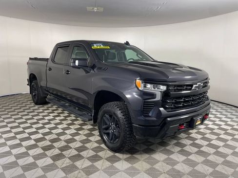 Used 2024 Chevrolet Silverado 1500 LT Trail Boss w/ LT Trail Boss Premium Package AWD/4WD image 17