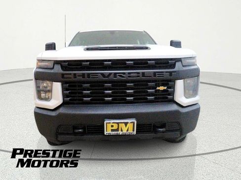 Used 2021 Chevrolet Silverado 2500 W/T AWD/4WD image 2