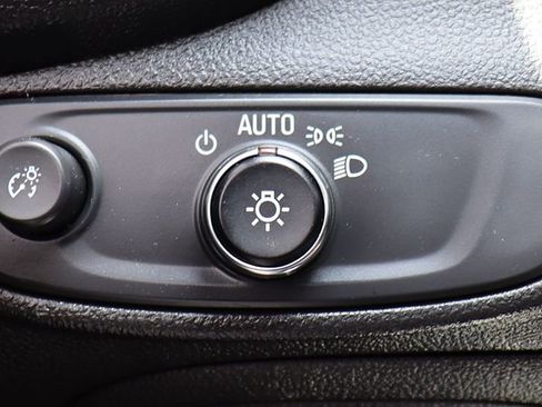Used 2021 Chevrolet Trax LT AWD/4WD image 41