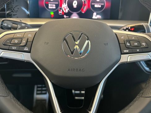 New 2026 Volkswagen Tiguan SE R-Line FWD image 21