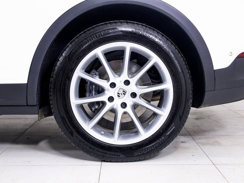 Certified 2025 Porsche Cayenne image 23