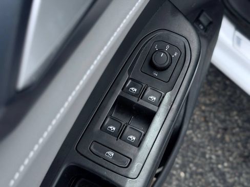 Used 2024 Volkswagen Taos SE AWD/4WD image 14