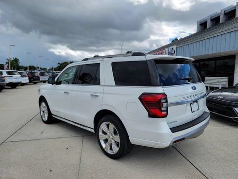 Used 2024 Ford Expedition Platinum RWD image 3