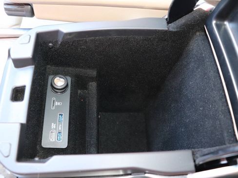 Used 2017 Land Rover Range Rover Sport SE AWD/4WD image 37