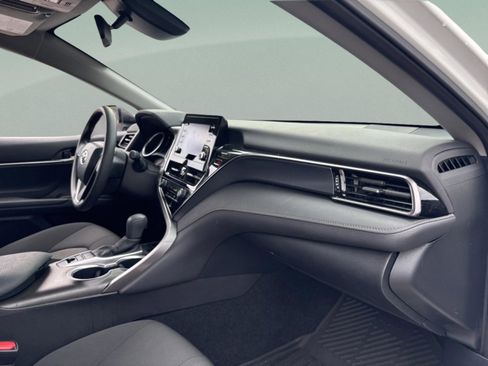 Used 2024 Toyota Camry LE image 35