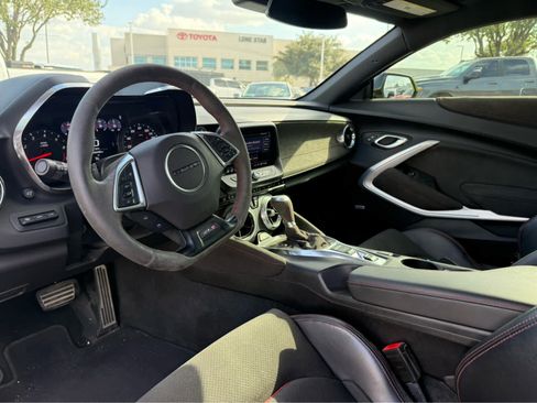 Used 2019 Chevrolet Camaro ZL1 RWD image 6