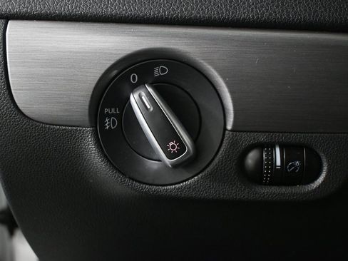 Used 2016 Volkswagen Jetta Sport image 9