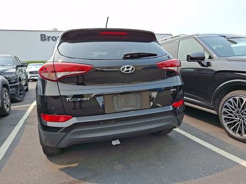 Used 2018 Hyundai Tucson SE AWD/4WD image 3