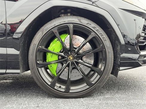 Used 2022 Lamborghini Urus image 31