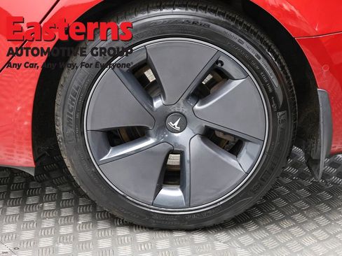 Used 2021 Tesla Model 3 Standard Range Plus image 8