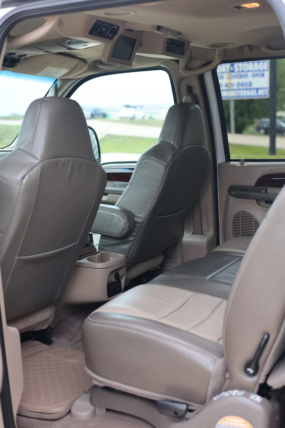 Used 2004 Ford Excursion Eddie Bauer AWD/4WD image 23