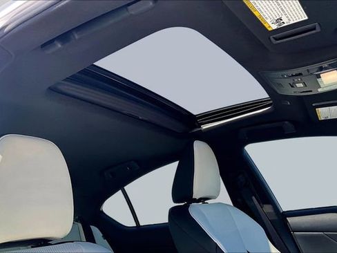 Used 2023 Lexus IS 500 image 26