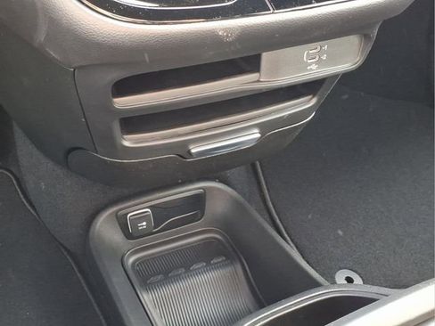 New 2026 Chrysler Voyager LX image 18