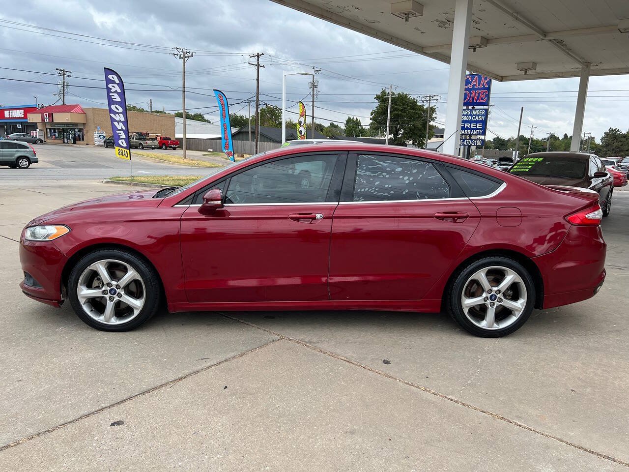 Used 2015 Ford Fusion SE w/ Equipment Group 201A FWD image 4