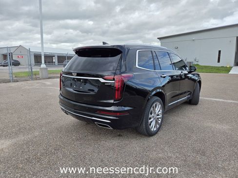 Used 2023 Cadillac XT6 Premium Luxury w/ Technology Package FWD image 7