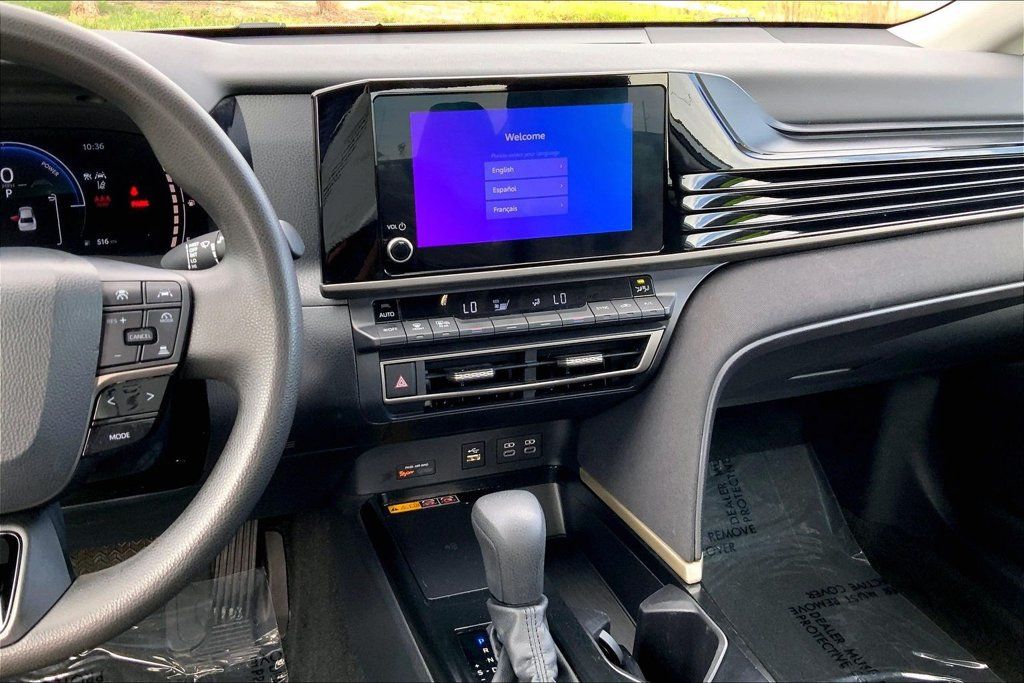 Used 2025 Toyota Camry LE FWD image 6