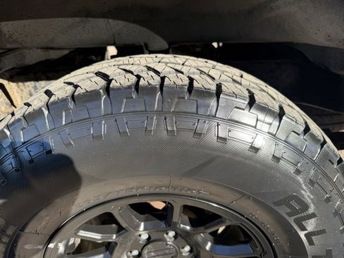 Certified 2022 Nissan Frontier S image 16