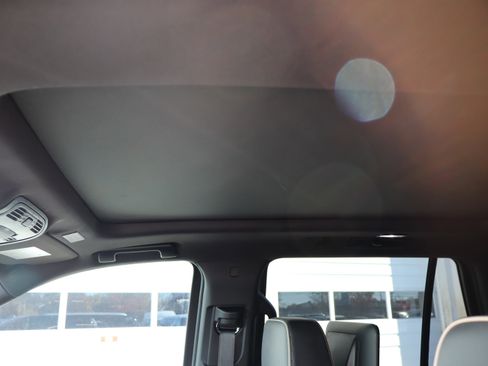 Used 2025 Chevrolet Tahoe Premier image 21