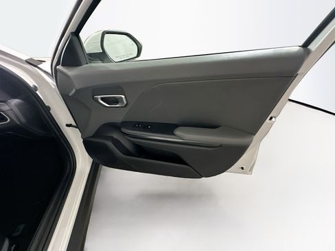 Used 2025 Kia K4 FWD image 30