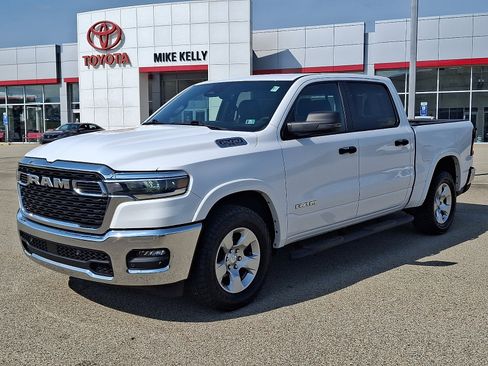 Used 2025 RAM 1500 Big Horn AWD/4WD image 3